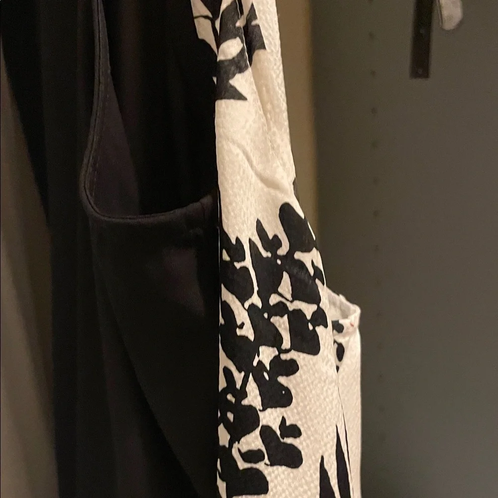 White House Black Market Women's Blouses - White and Black - Picture 12 of 12